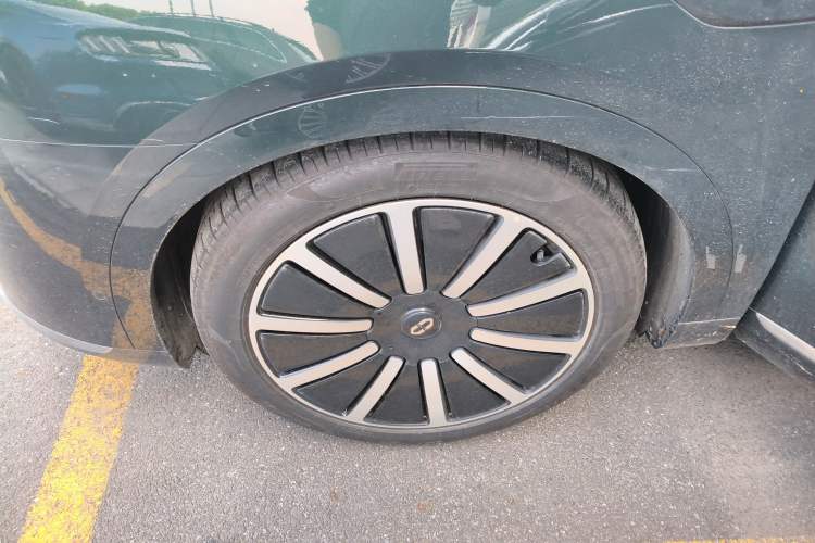 Used Hima AITO M9 2025 Extended-Range Ultra Version 52 kWh 6-Seater
