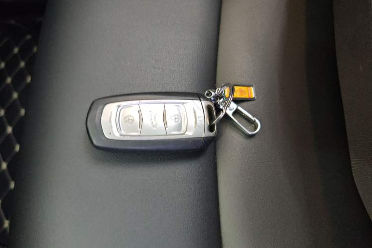 Used Geely Auto Emgrand X7 Sport 2021 Million Edition 1.8TD DCT Two-Wheel Drive Comfort Model