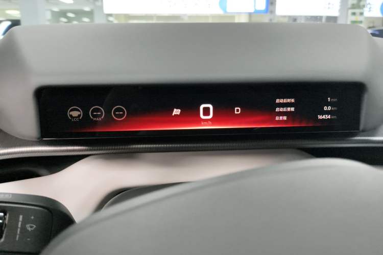 Used XPeng P7 2025 Model—750 All-Wheel-Drive High-Performance Ultra