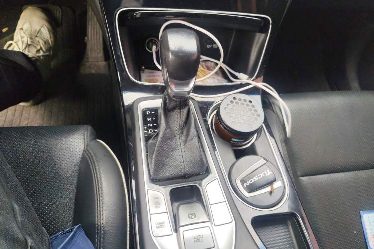 Used Hyundai Tucson 2019 280TGDi Dual-Clutch Two-Wheel Drive Fashion Edition China VI Standard Gear Lever