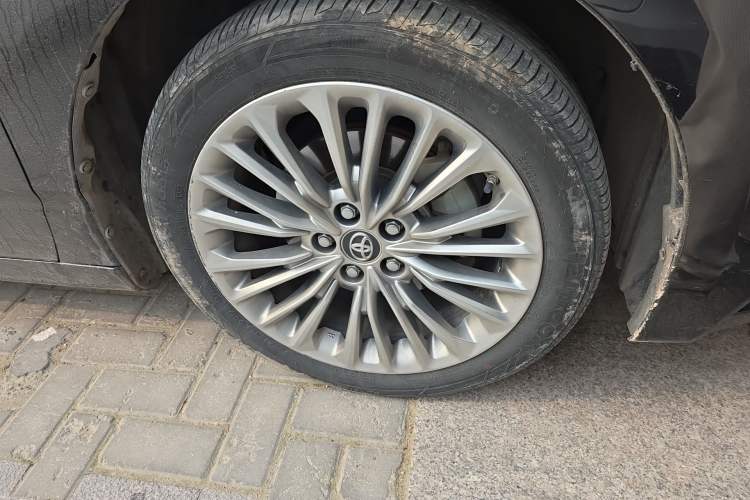 Used Toyota Avalon 2019 Dual-Engine 2.5L XLE Prestige Version China VI Standard