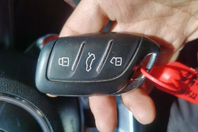 Used MG HS 2019 20T Automatic Two-Wheel Drive Trophy Super Sport Version China VI Standard Vehicle Key