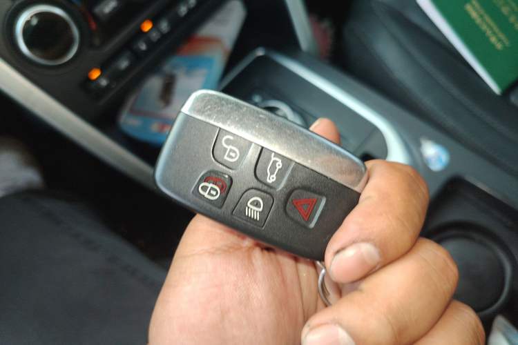 Used Land Rover Discovery Sport 2016 2.0T SE Vehicle Key