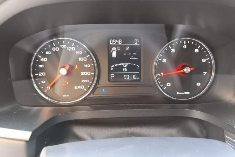 Used Roewe i6 2018 20T Automatic Flagship Edition Odometer Close Up