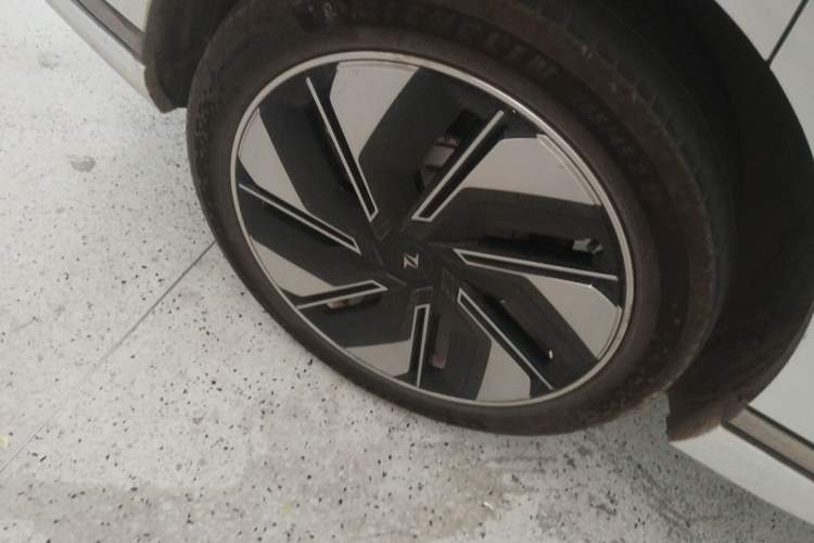 Used Dongfeng eπ eπ008 2025 636Ultra All-Electric Version 5 Seats Exterior 2