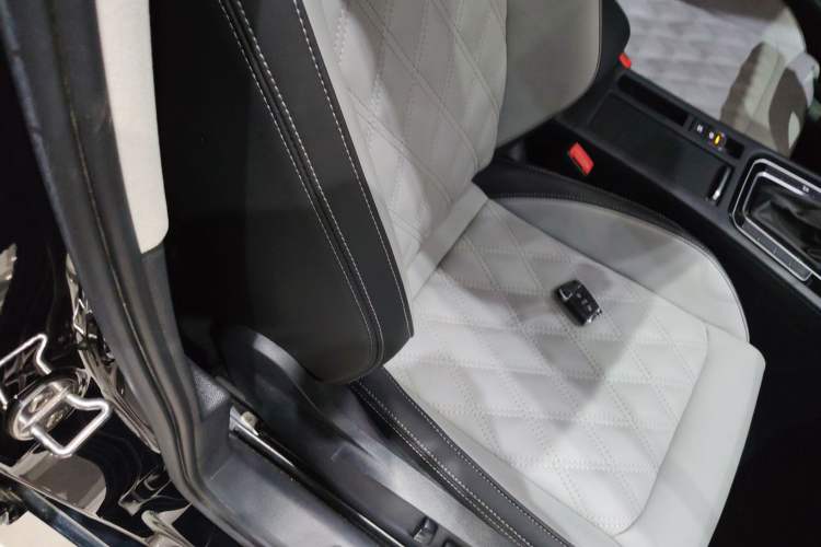 Used Volkswagen Magotan 2023 2 Million Units Limited Edition 330TSI DSG Leading Version