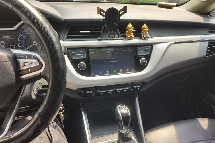 Used Geely Auto Vision X3 2019 Upgraded Model 1.5L Manual Luxury Version
