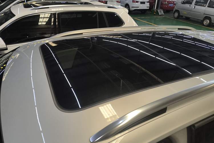 Used Volkswagen Tiguan L 2023 330TSI Automatic Two-Wheel Drive R-Line Enjoyment Edition