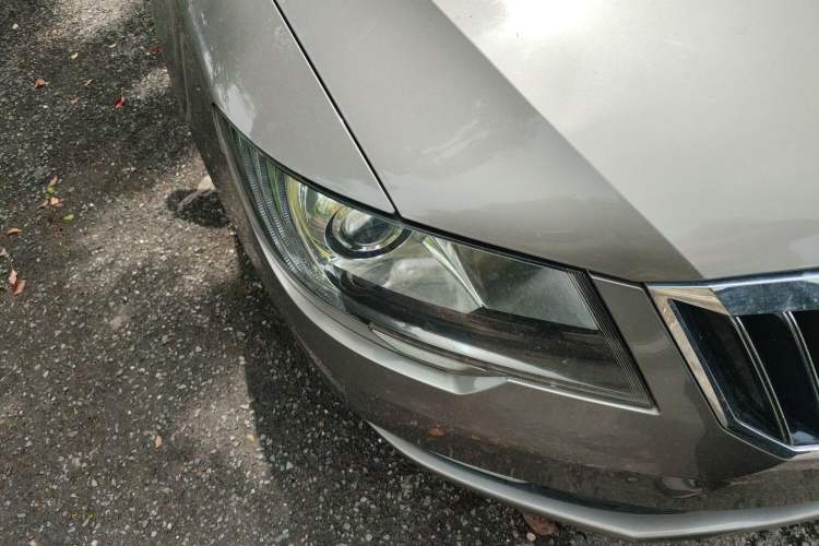 Used Skoda Superb 2013 1.8TSI Automatic MingShi Edition Right Front Headlight