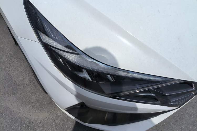 Used Hyundai Elantra 2021 1.5L CVT LUX Prestige Edition Right Front Headlight