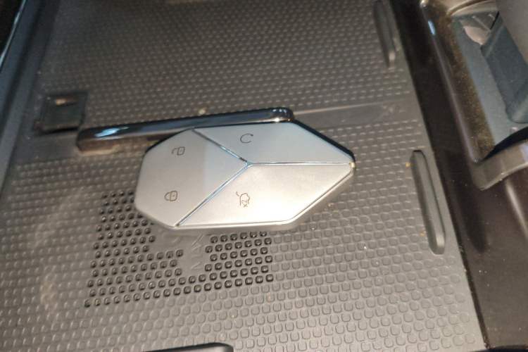 Used Formula Leopard Leopard 5 2023 Navigator Edition