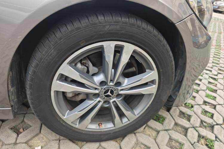 Used Mercedes-Benz C-Class 2018 C 200 L Sport Edition Right Front Wheel Hub