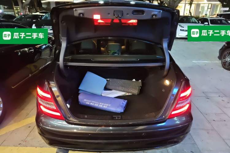 Used Mercedes-Benz C-Class 2010 C 180K Classic model
