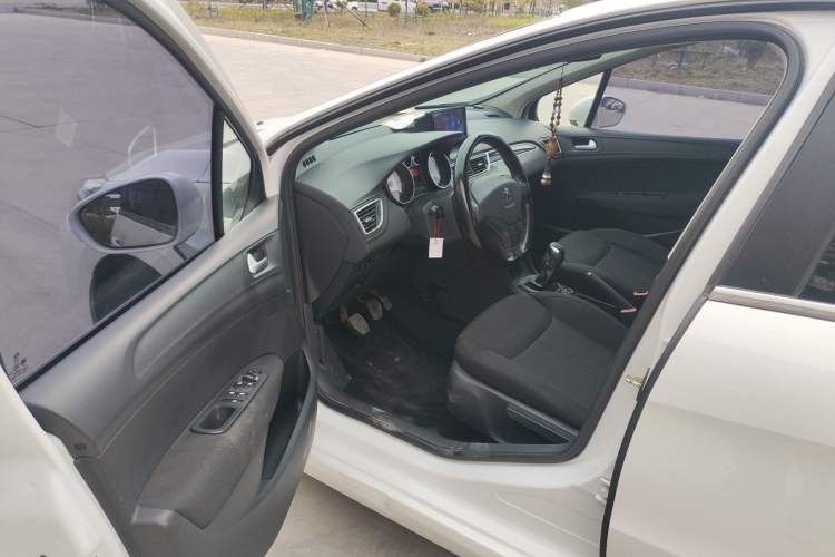 Used Peugeot 308 2014 Enjoy Edition Classic 1.6L Manual YouShang Model Driver Seat