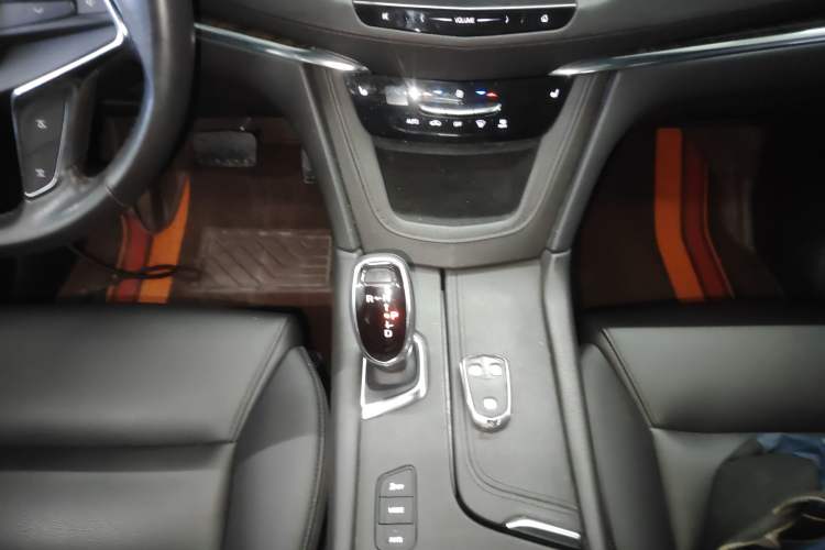 Used Cadillac XT5 2018 28E Four-Wheel Drive Tech Version
