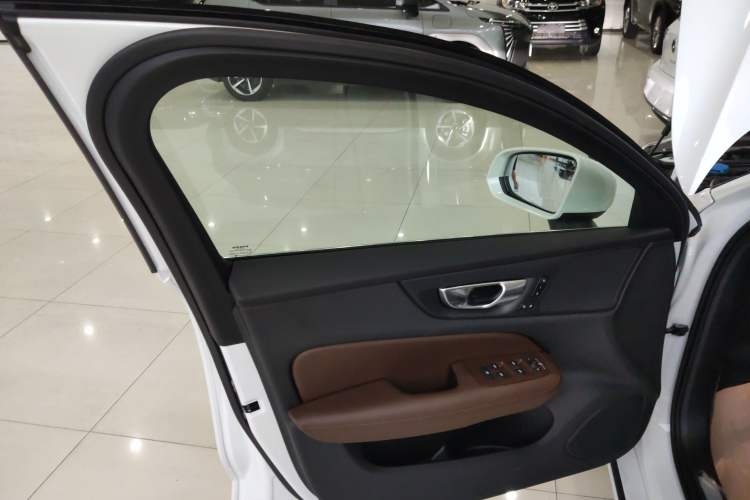 Used Volvo S60 2025 B4 Zhiyi Luxury Edition

