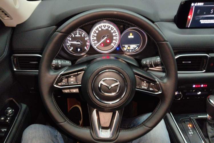 Used Mazda CX-8 2019 2.5L Two-Wheel Drive Prestige Version Steering Wheel