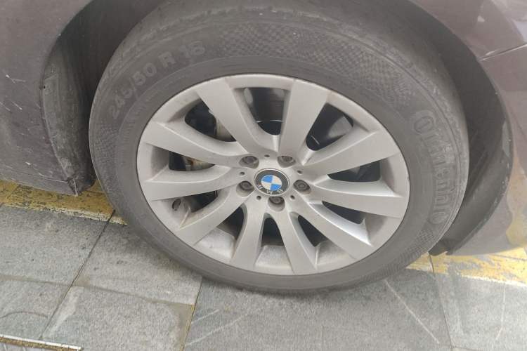 Used BMW 5 Series GT 2010 535i Leading Model Right Front Wheel Hub