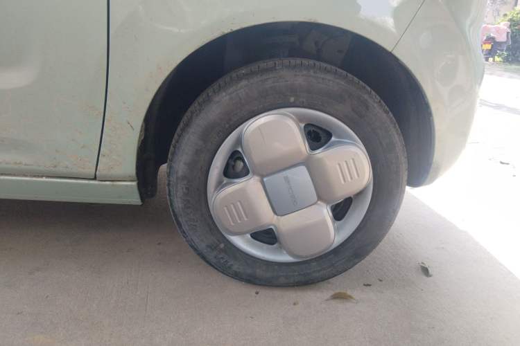 Used Geely Galaxy Panda 2023 Panda Mini 200km Endurance Bear Right Front Wheel Hub