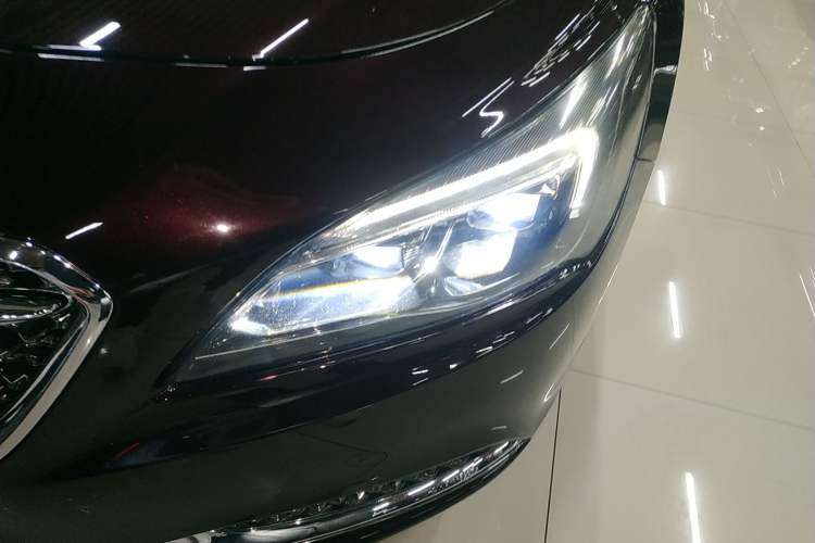 Used Buick LaCrosse 2018 28T Avenir
