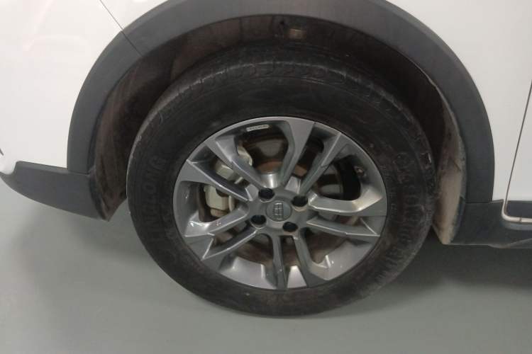 Used Geely Auto Vision X3 2020 1.5L CVT Luxury Model Left Front Wheel Hub
