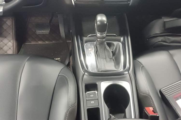 Used Roewe i5 2019 1.5L Automatic 4G Connected Langhao Edition
