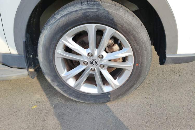 Used Dongfeng Fengon 580 2021 Revised ☆ Star Edition 1.8L Manual Elite Version Right Front Wheel Hub