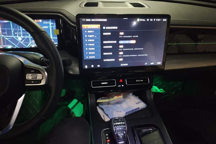 Used GAC Trumpchi GS8 2024 Linghang Series 2.0 TGDI Two-Wheel Drive Luxury Smart Connectivity Version Audio And AC Panel