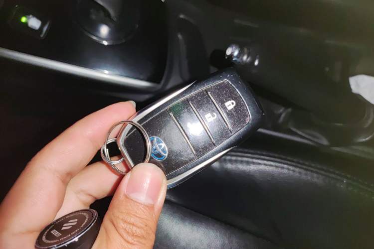 Used Toyota Levin 2016 Dual-Engine 1.8H GS E-CVT Elite Model with Sunroof
