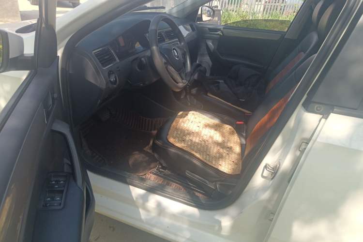 Used Volkswagen Santana 2015 Haval H6 1.6L Automatic Luxury Model Left Front Seat