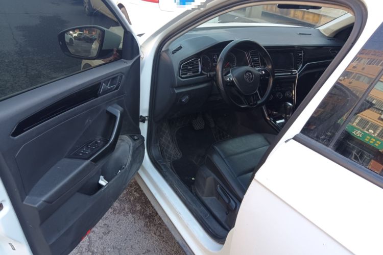 Used Volkswagen T-ROC 2019 280TSI DSG Two-Wheel Drive Comfort Version China VI Standard
