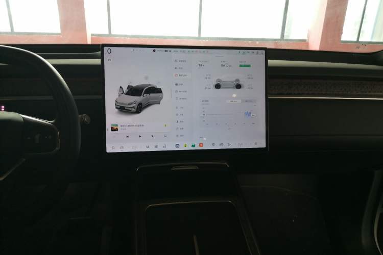 Used ONVO Luxeed L90 2025 Model—Max Six-Seater Version Audio And AC Panel