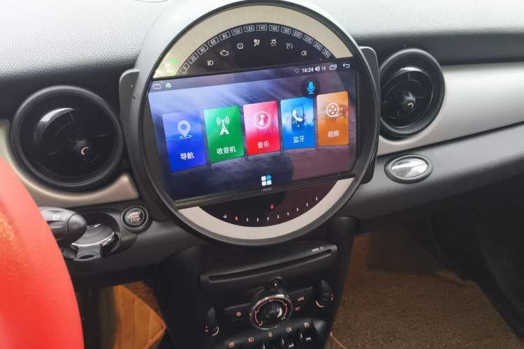 Used MINI 2011 1.6L ONE
