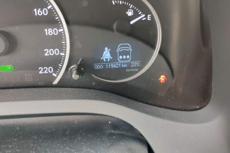 Used Lexus CT 2013 CT200h Elite Edition Odometer Close Up