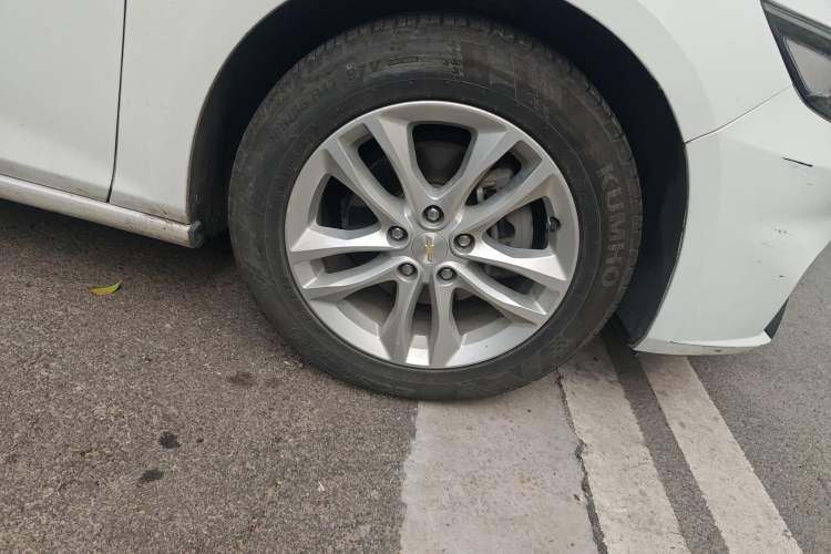 Used Chevrolet Malibu XL 2018 530T Automatic RuiChi Edition Right Front Wheel Hub