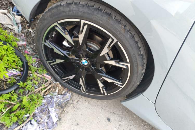 Used BMW 2 Series 2025 225L M Sport Night Edition Package Right Rear Wheel Hub