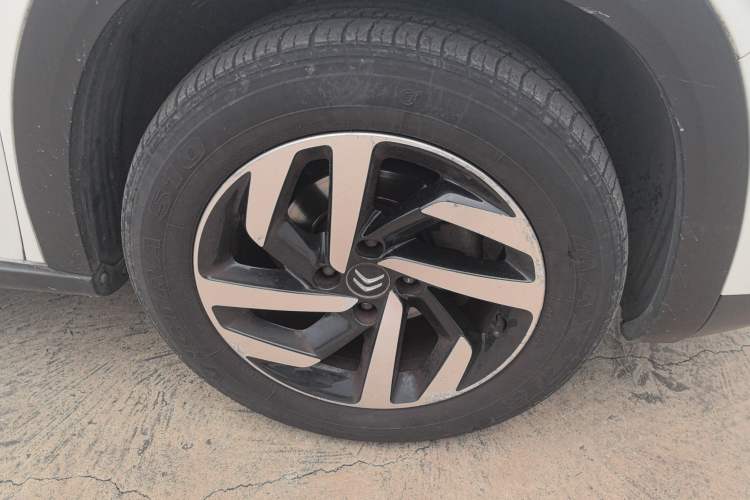 Used Citroen C3-XR 2015 1.6L Automatic Pioneer Model Right Front Wheel Hub