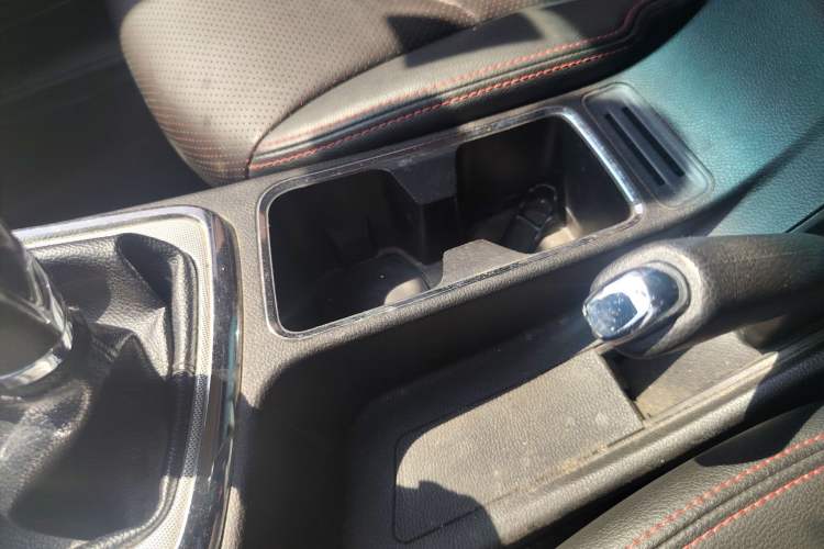 Used Baojun 560 2015 1.8L manual luxury version