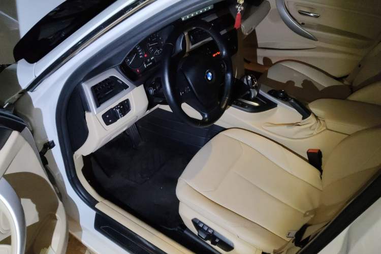 Used BMW 3 Series 2014 320Li Fashion Model
