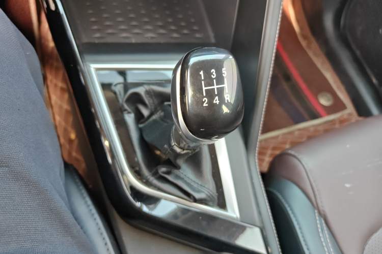 Used Changan CS15 2019 1.5L Manual Entry-Level Version China VI Standard