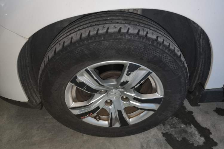 Used Peugeot 2008 2014 1.6L Automatic Trend Edition Left Front Wheel Hub