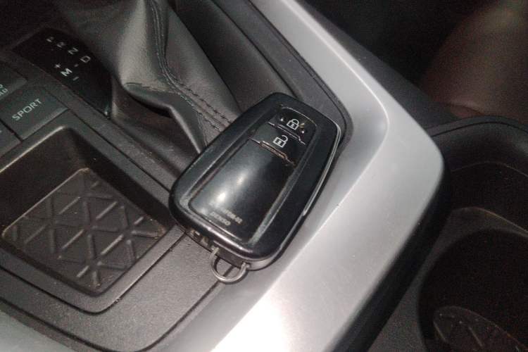 Used Toyota RAV4 2020 2.0L CVT Two-Wheel Drive Fashion Edition