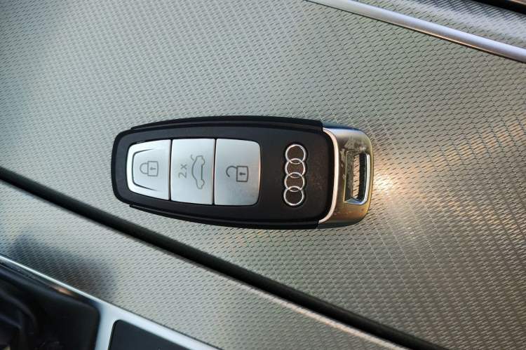 Used Audi A6L 2022 40 TFSI Luxury Prestige Edition Vehicle Key