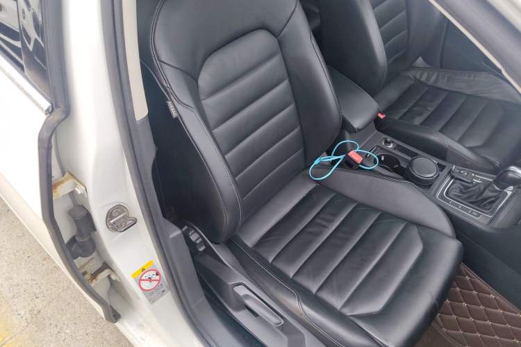 Used Volkswagen Golf 2015 1.4TSI Automatic Luxury Model
