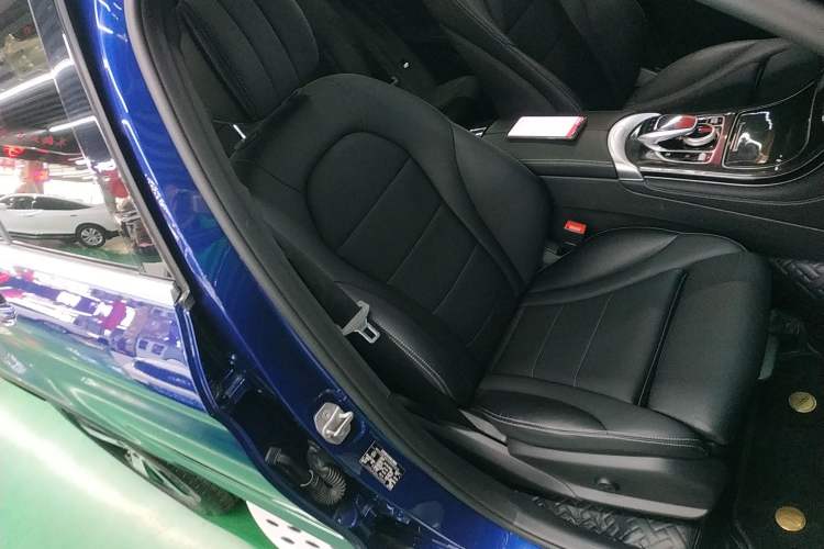 Used Mercedes-Benz GLC 2018 GLC 260 4MATIC Luxury Model
