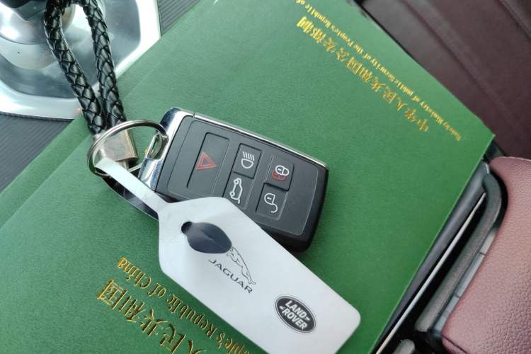 Used Land Rover Range Rover Evoque 2021 Range Rover Velar L 249PS R-Dynamic First Edition