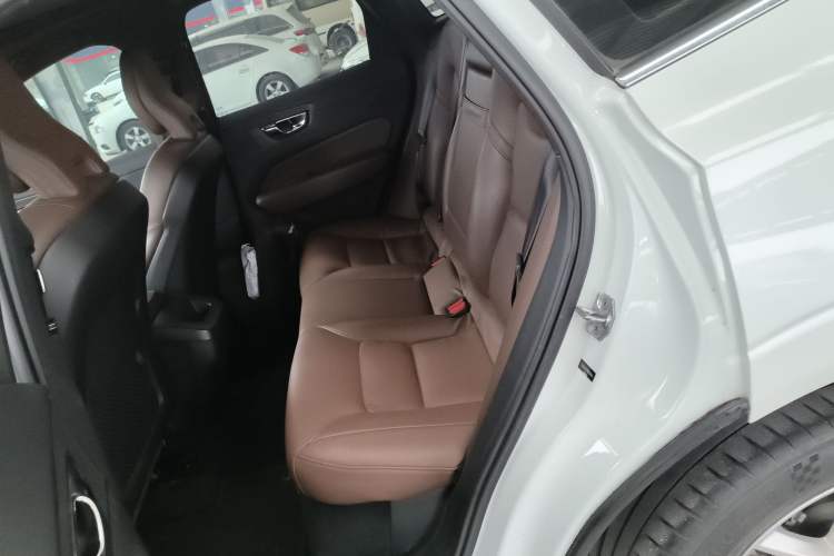 Used Volvo XC60 2021 T5 4x4 Smart Luxury Edition