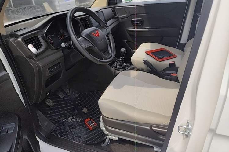 Used Wuling Hongguang V 2022 1.5L Jingqu Edition Electric-Assist LAR Left Front Seat