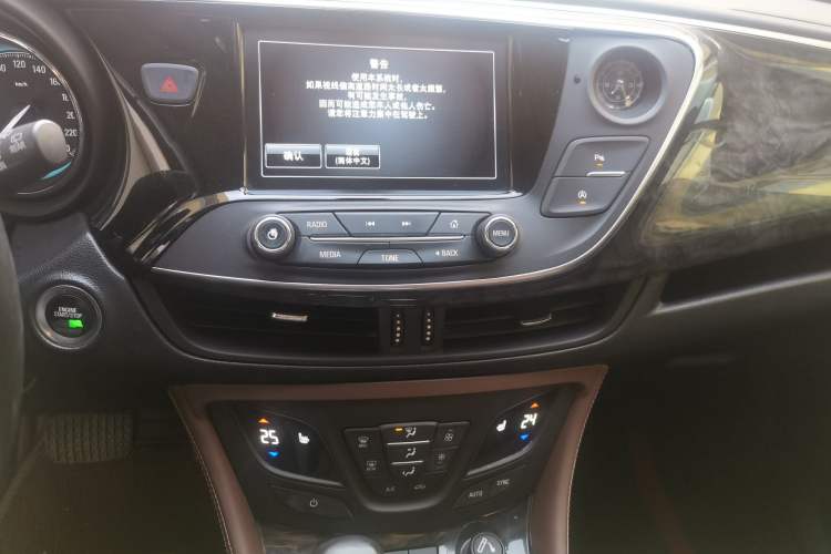Used Buick Envision 2015 20T Two-Wheel-Drive Elite Model Audio And AC Panel