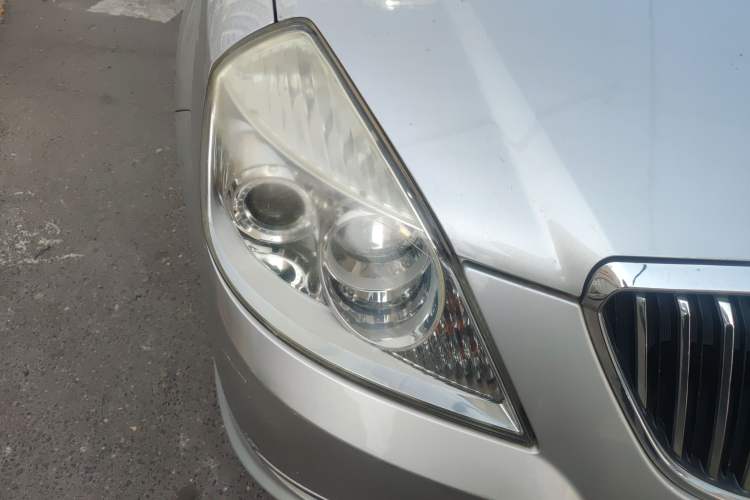 Used Buick Excelle 2011 1.6 LX-MT Right Front Headlight